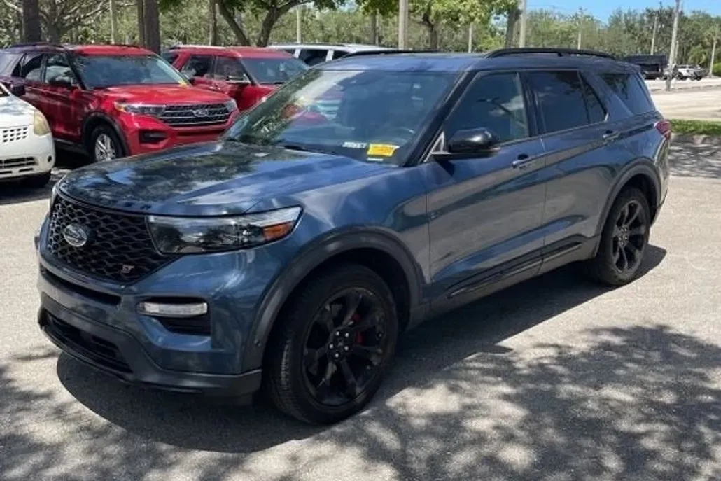 2020 Ford Explorer ST photo 1