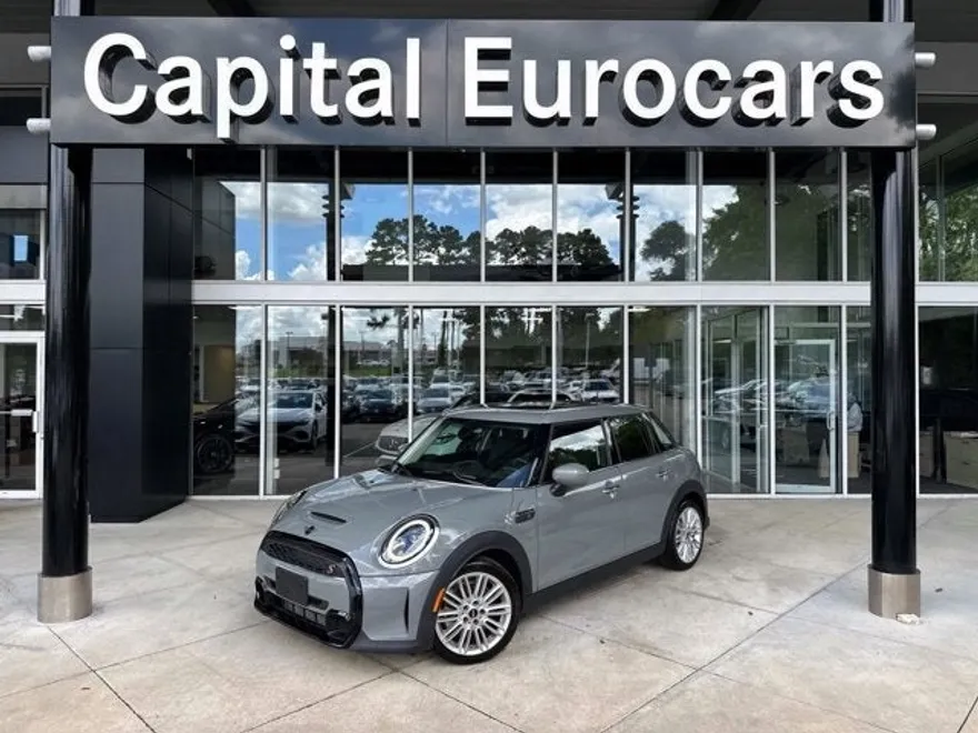 2023 Mini Cooper 4 Door Hardtop S photo 1