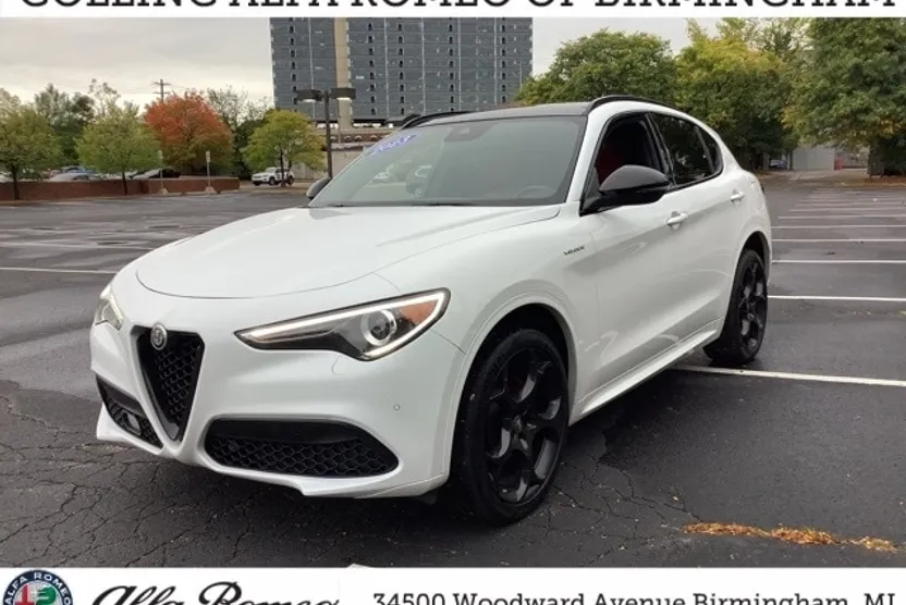 2023 Alfa Romeo Stelvio Ti photo 1