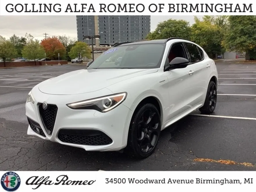 2023 Alfa Romeo Stelvio Ti photo 1