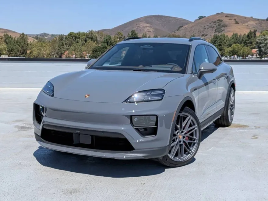 2025 Porsche Macan Electric photo 1