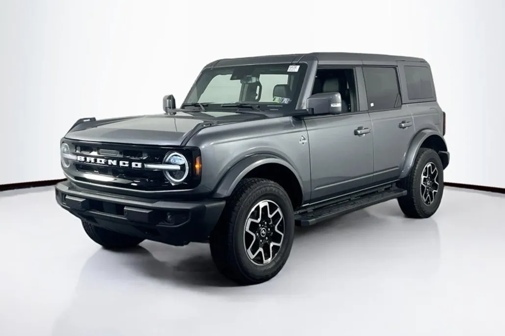 2024 Ford Bronco Outer Banks photo 1