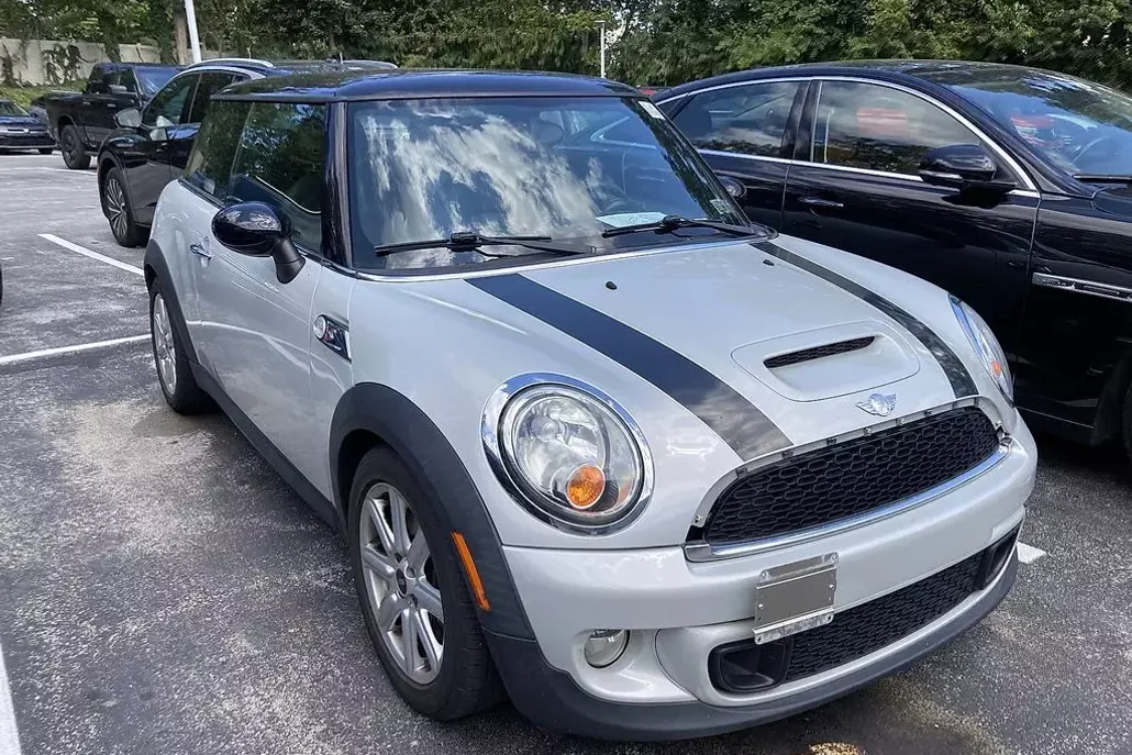 2012 Mini Cooper Base Hardtop photo 1