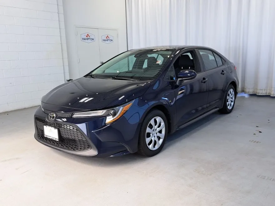 2022 Toyota Corolla LE photo 1