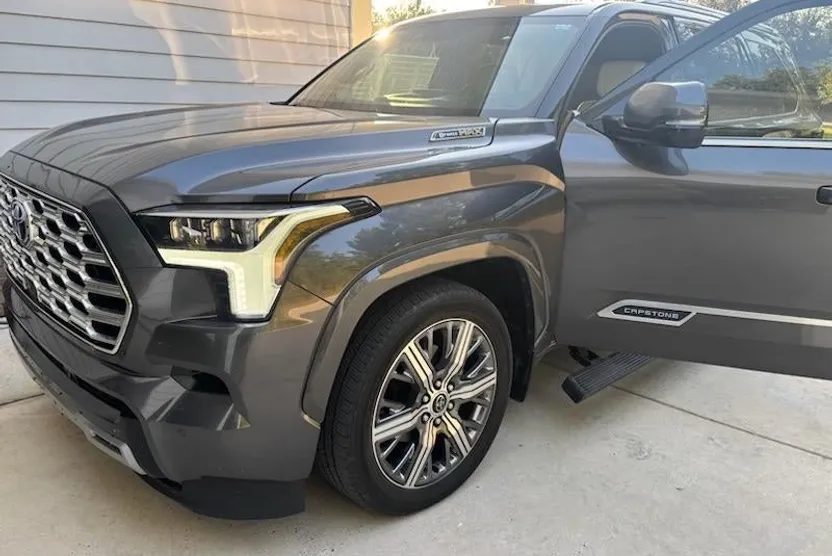 2023 Toyota Sequoia Capstone photo 1