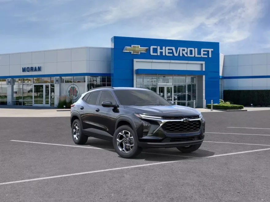 2025 Chevrolet Trax LT photo 1