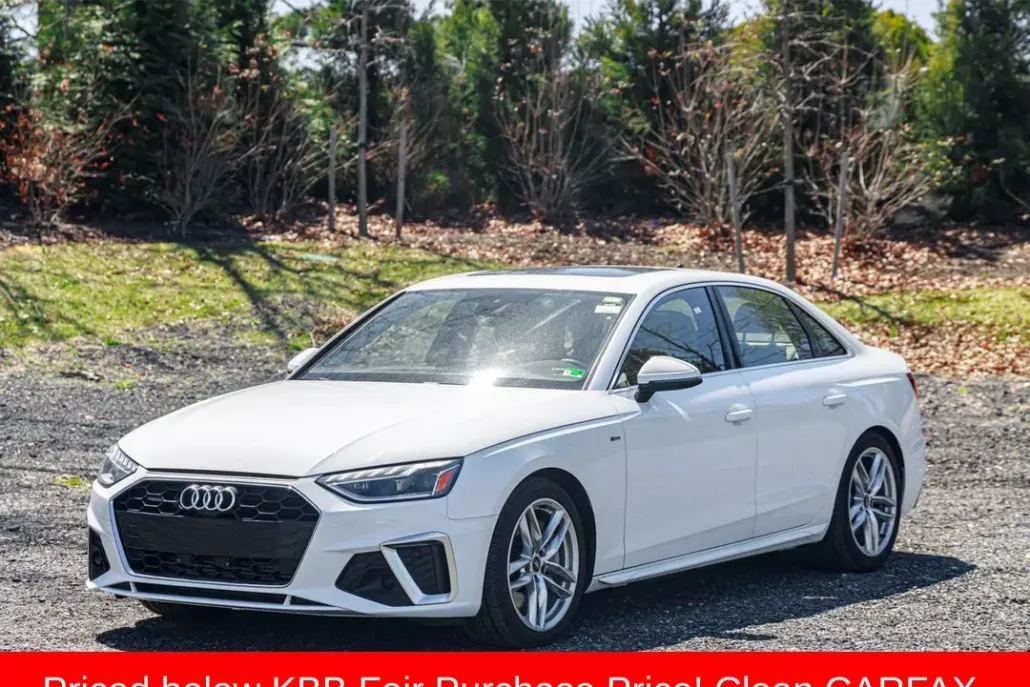 2023 Audi A4 45 S line Premium Plus photo 1