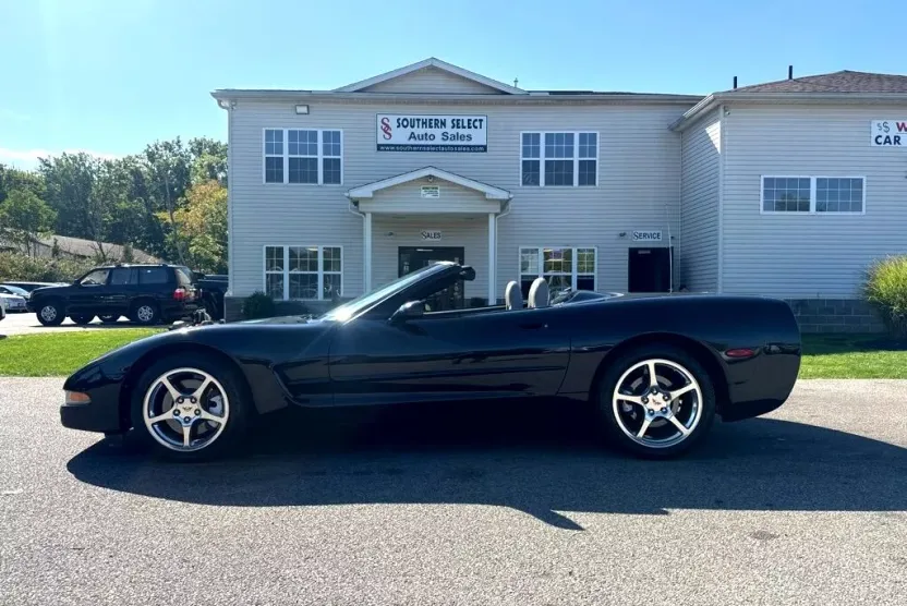 2003 Chevrolet Corvette photo 1