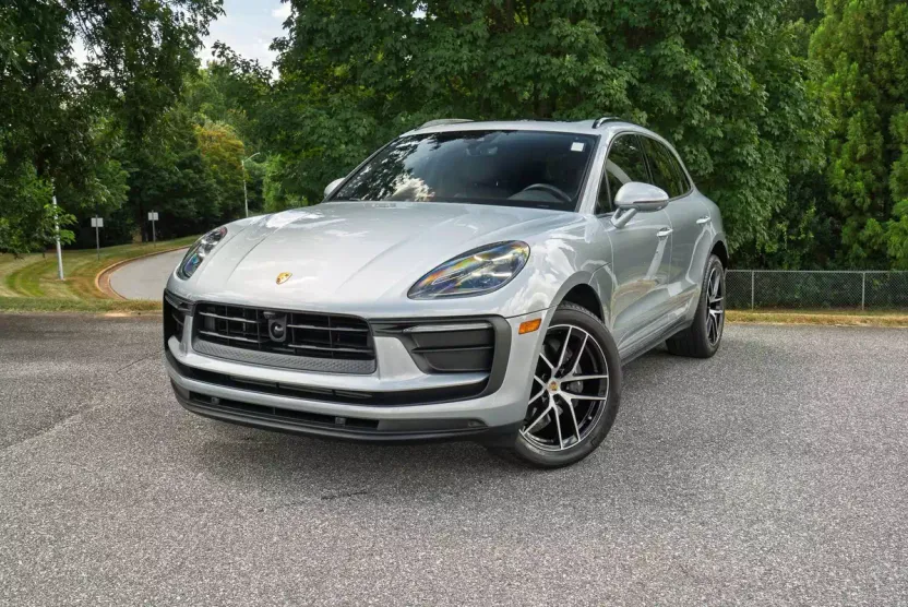 2023 Porsche Macan Base photo 1