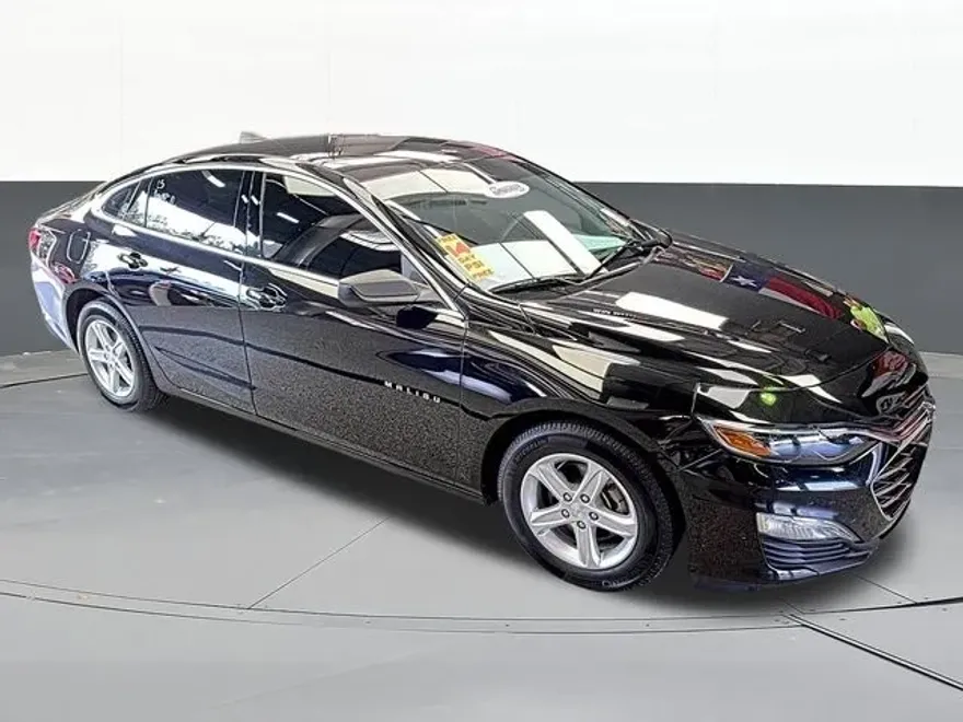 2020 Chevrolet Malibu LS photo 1