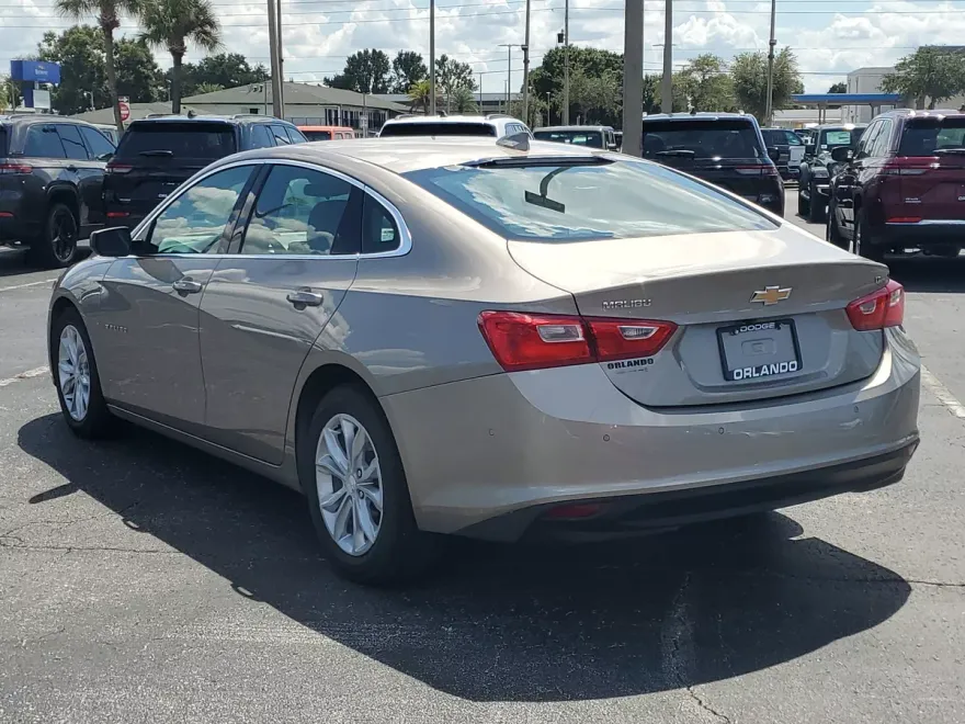 2024 Chevrolet Malibu 1LT photo 1