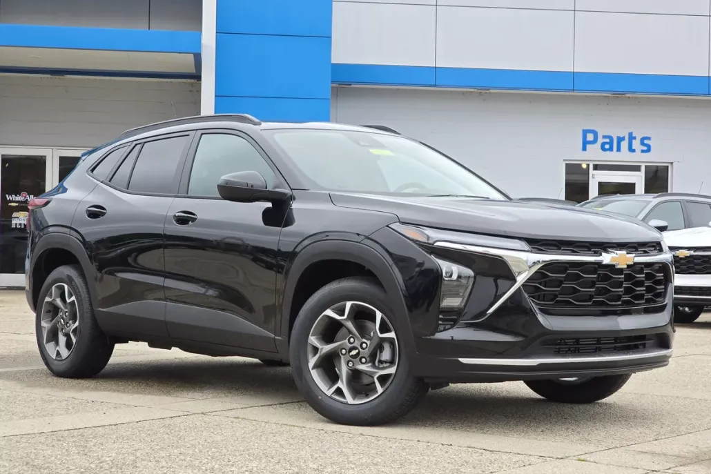 2025 Chevrolet Trax LT photo 1