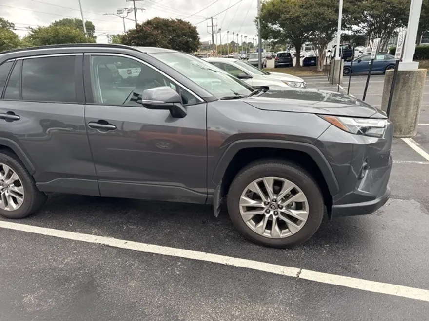 2025 Toyota RAV4 XLE Premium photo 1