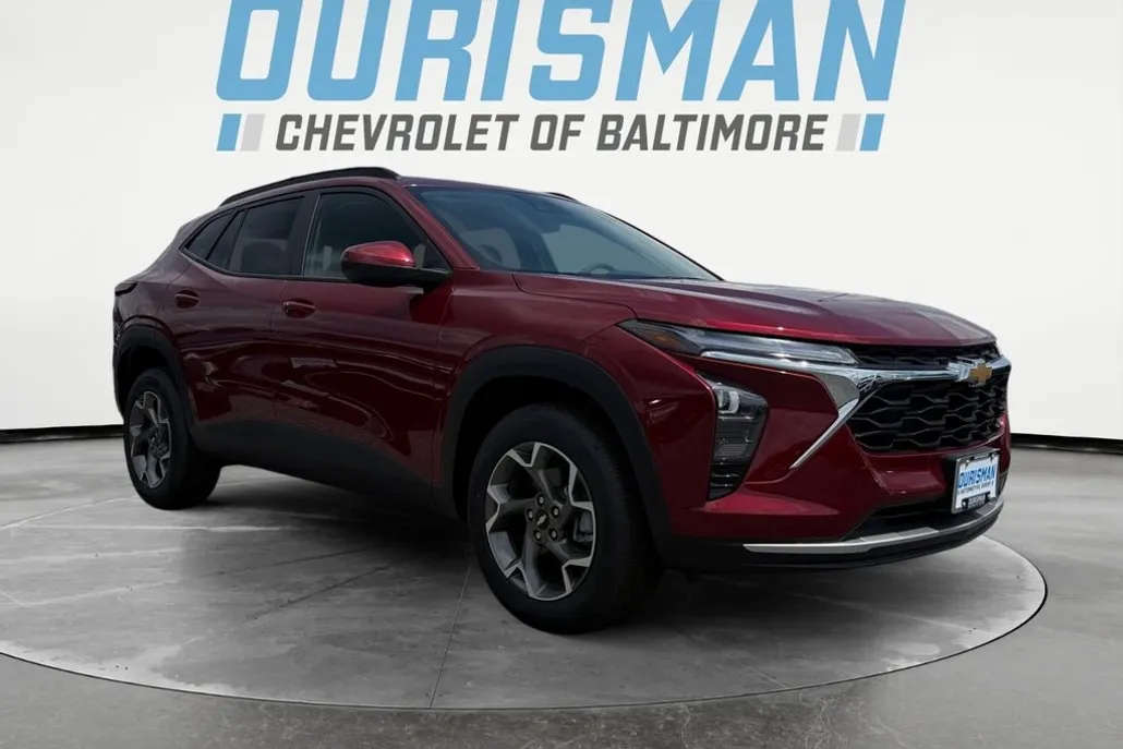 2025 Chevrolet Trax LT photo 1