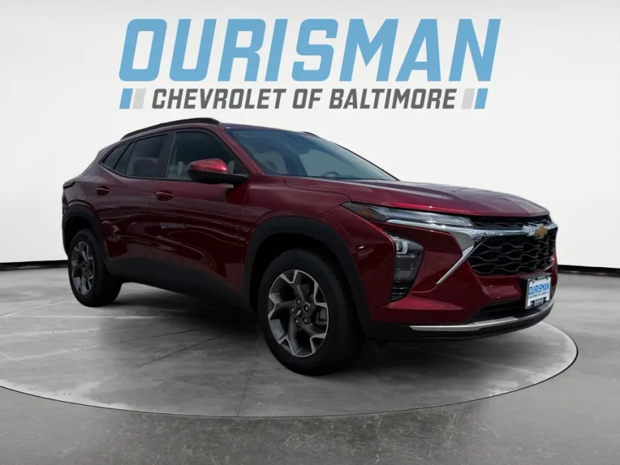 2025 Chevrolet Trax LT photo 1