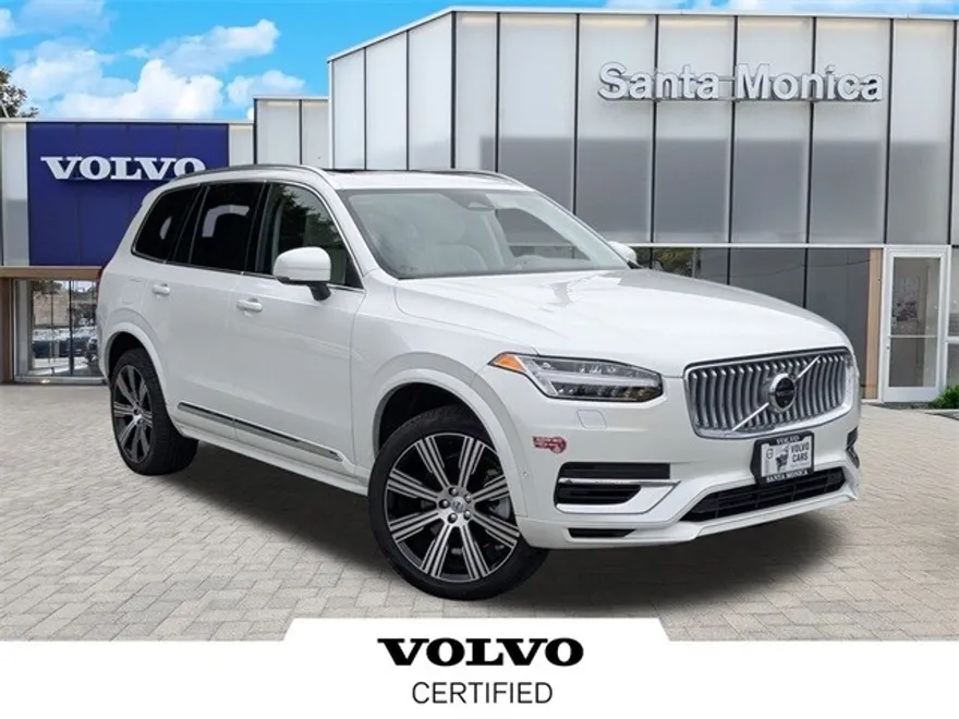 2024 Volvo XC90 T8 Plus photo 1