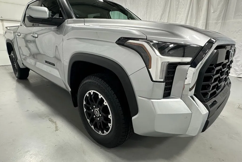 2024 Toyota Tundra SR5 photo 1