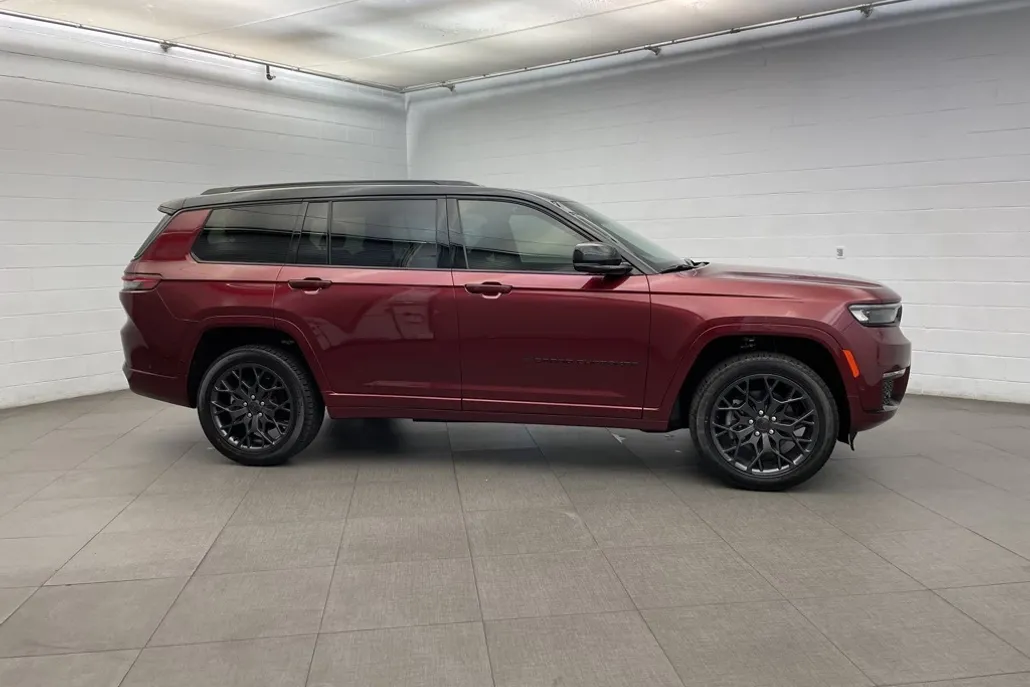 2025 Jeep Grand Cherokee L Summit Reserve photo 1