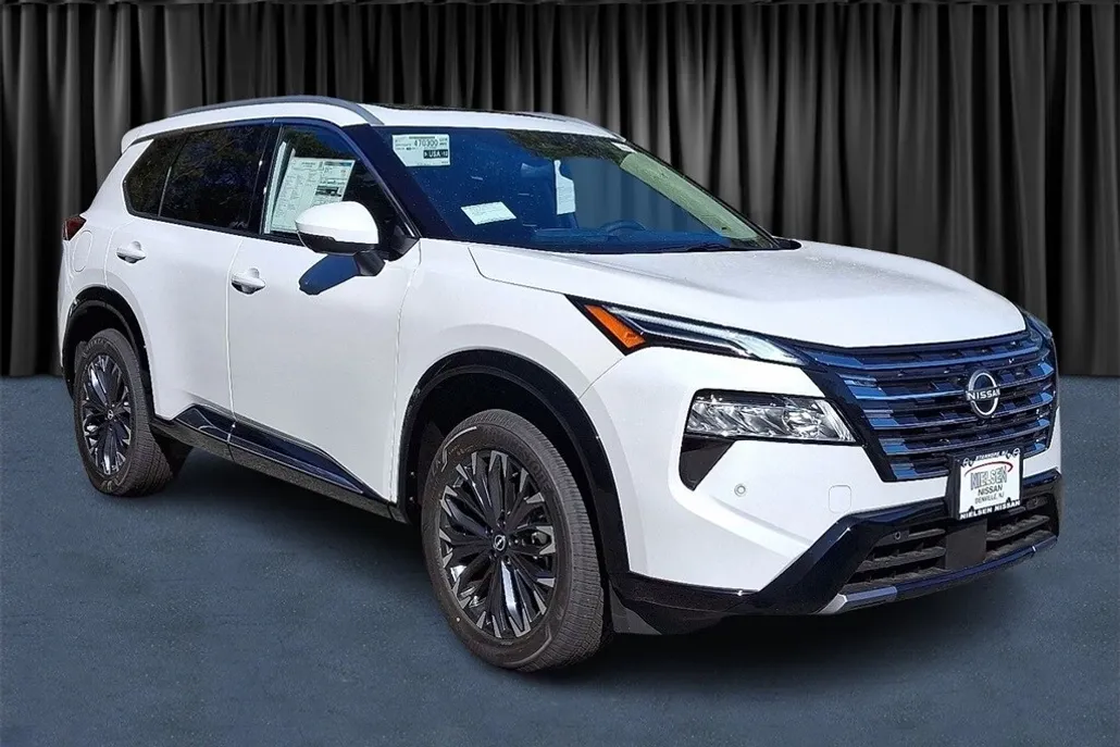 2026 Nissan Rogue Platinum photo 1