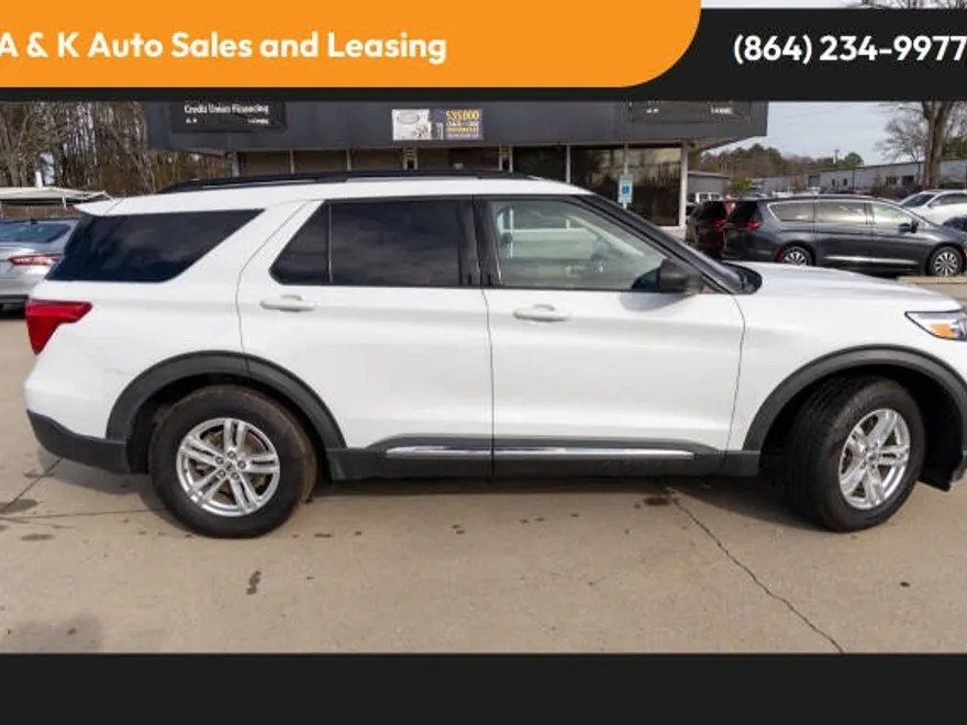 2020 Ford Explorer XLT photo 1