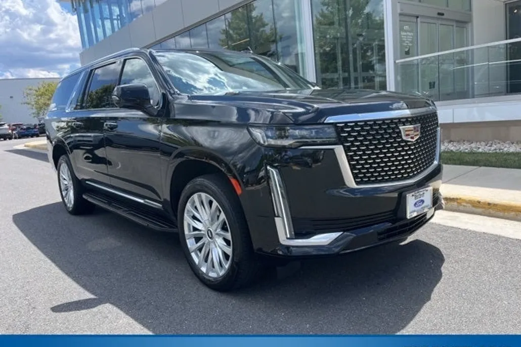 2021 Cadillac Escalade ESV Luxury photo 1