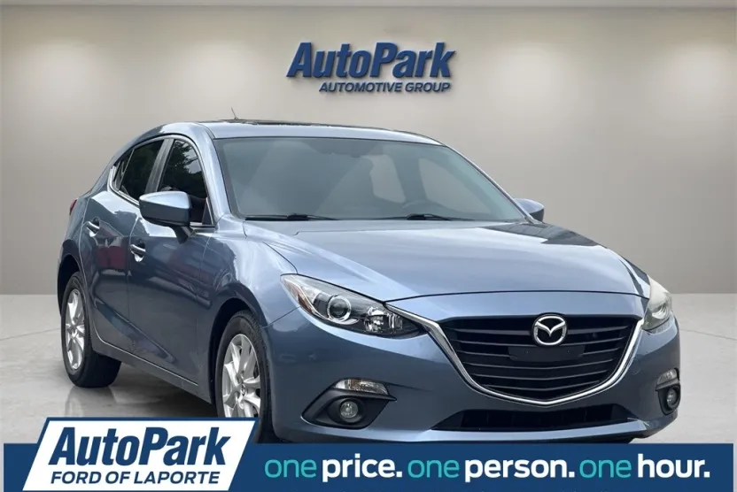 2016 Mazda Mazda3 Touring photo 1