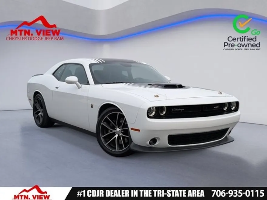 2016 Dodge Challenger R/T Scat Pack photo 1