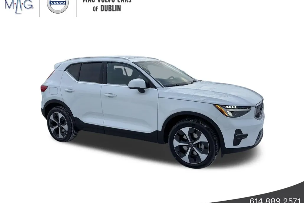 2025 Volvo XC40 Core photo 1