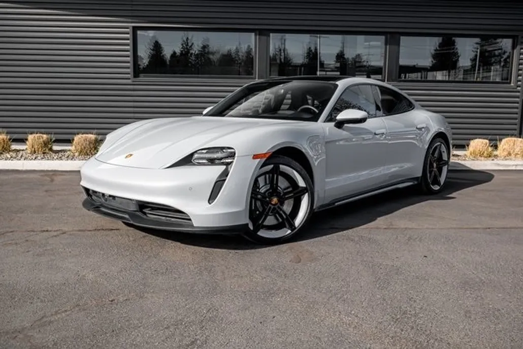2024 Porsche Taycan 4S photo 1