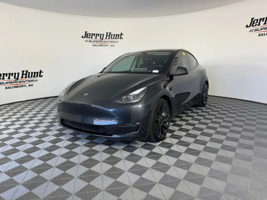 2024 Tesla Model Y Performance photo 1