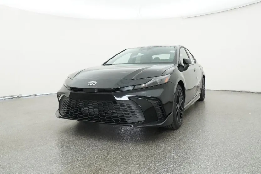 2026 Toyota Camry SE photo 1