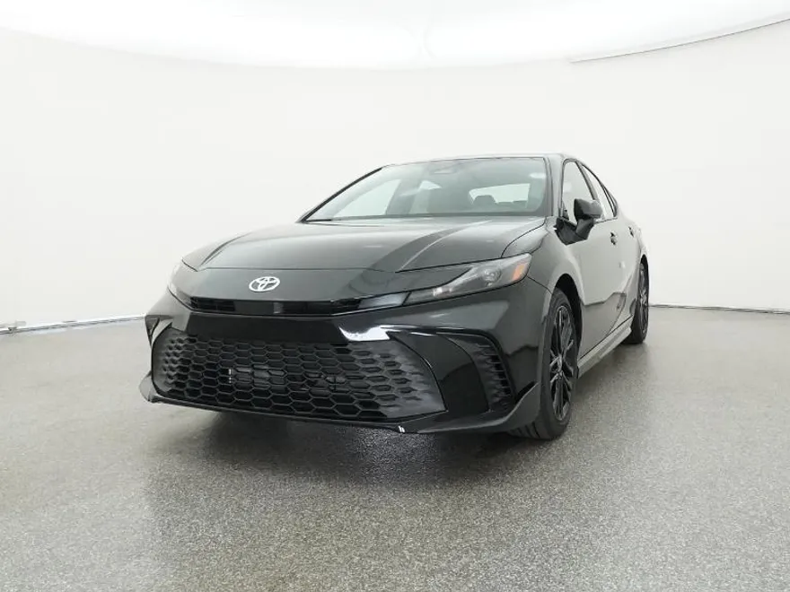 2026 Toyota Camry SE photo 1