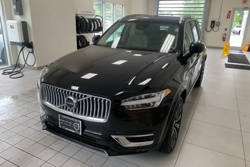 2024 Volvo XC90 B5 Core photo 1