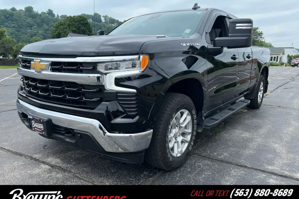 2025 Chevrolet Silverado 1500 LT photo 1