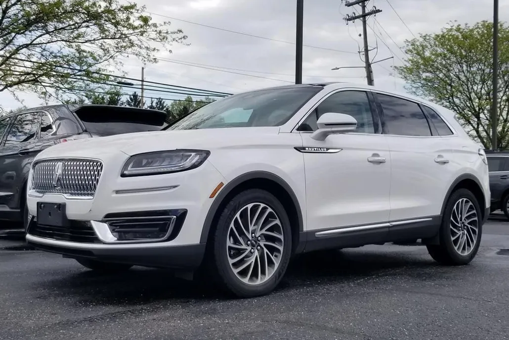 2019 Lincoln Nautilus Reserve photo 1
