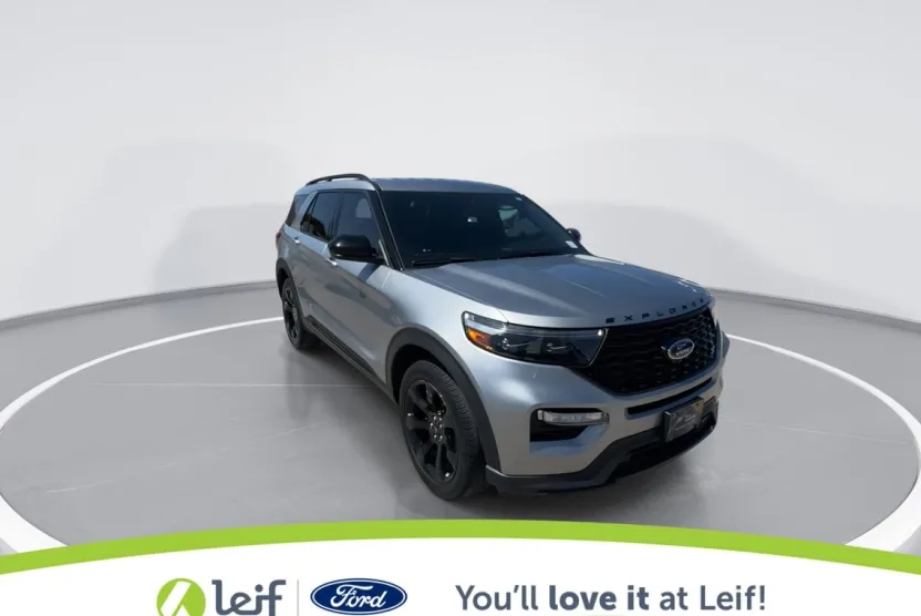 2022 Ford Explorer ST photo 1