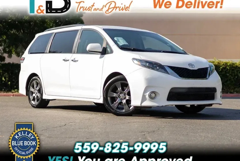 2015 Toyota Sienna SE photo 1