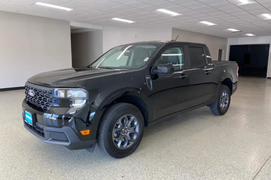 2025 Ford Maverick XLT photo 1