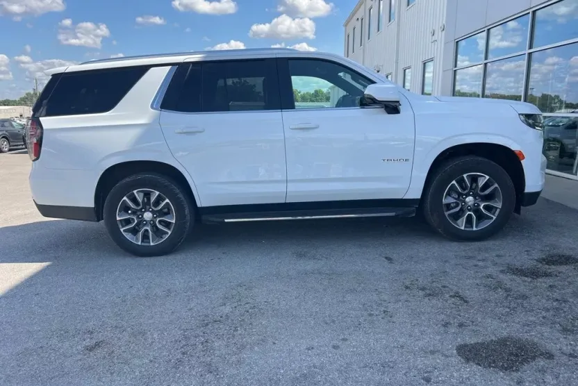 2021 Chevrolet Tahoe LT photo 1