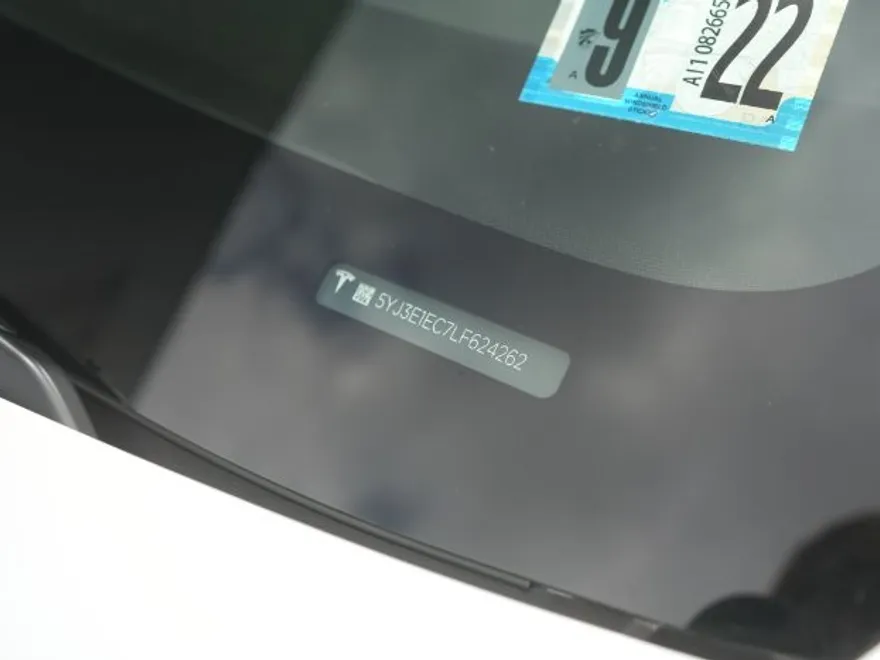 2020 Tesla Model 3 Performance photo 19
