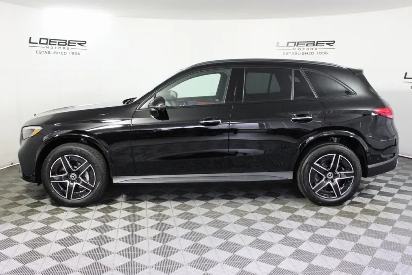 2025 Mercedes Benz GLC 300 4MATIC photo 1