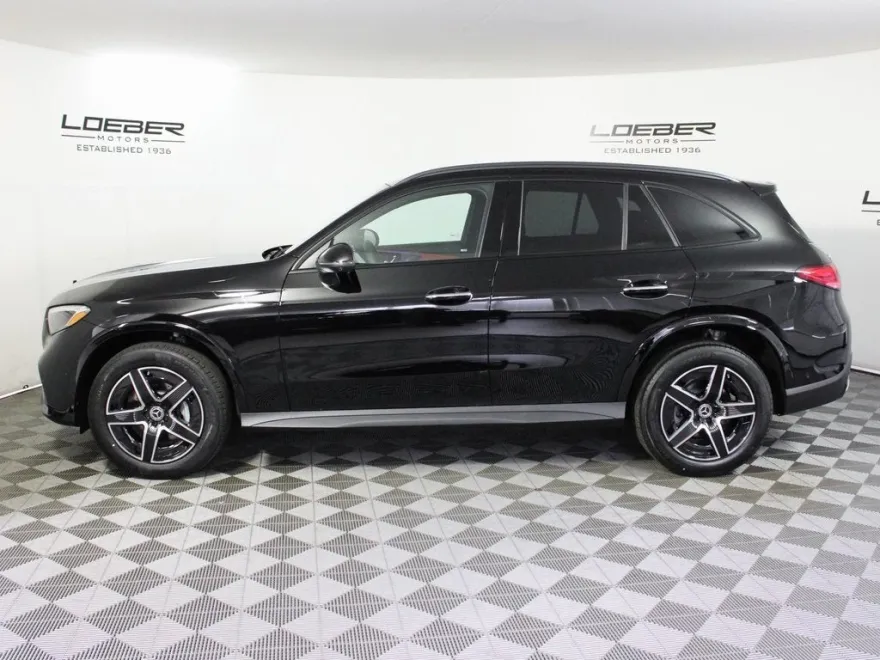 2025 Mercedes Benz GLC 300 4MATIC photo 1