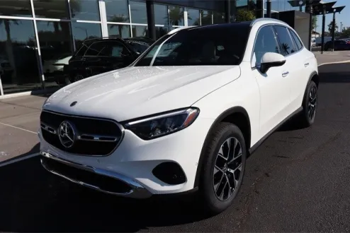 2025 Mercedes Benz GLC 350e photo 2