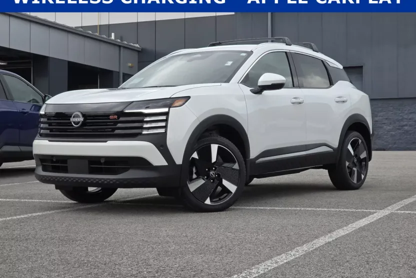 2025 Nissan Kicks SR photo 1