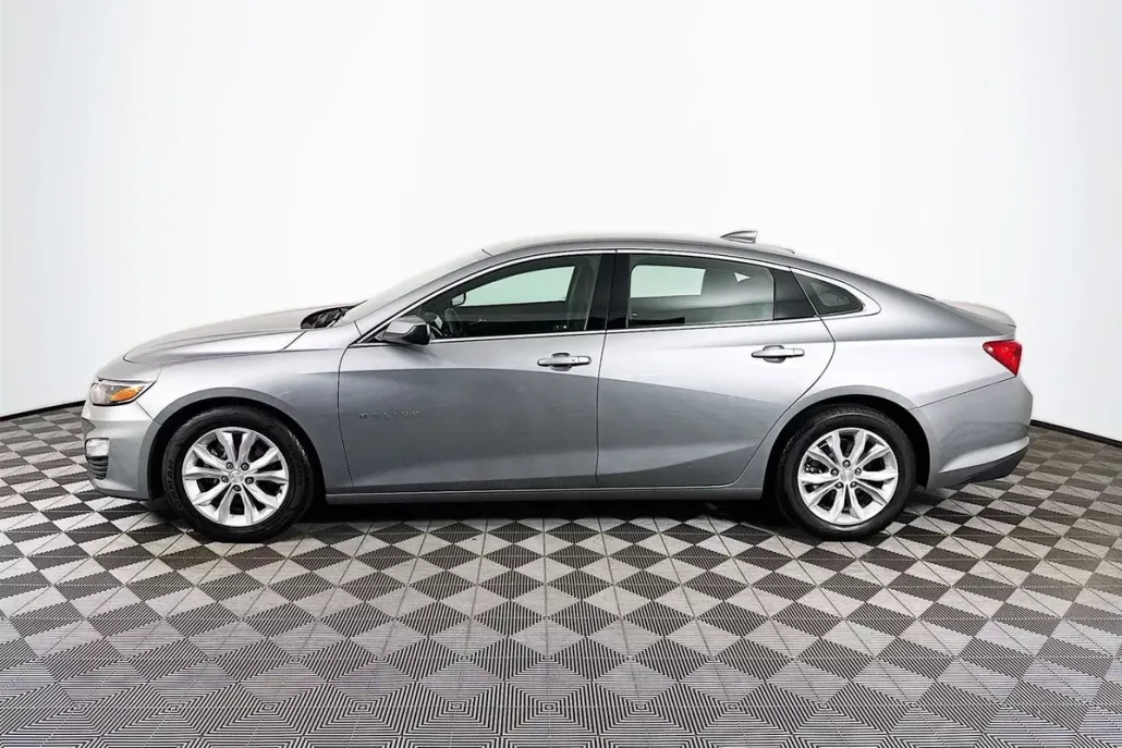 2024 Chevrolet Malibu 1LT photo 1
