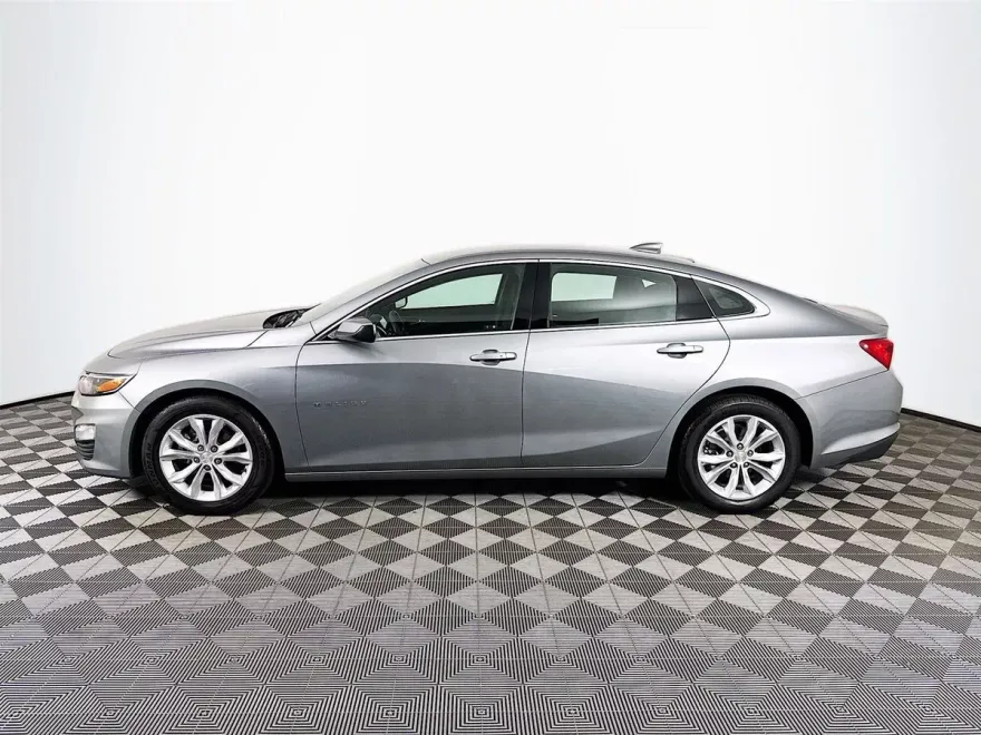 2024 Chevrolet Malibu 1LT photo 1