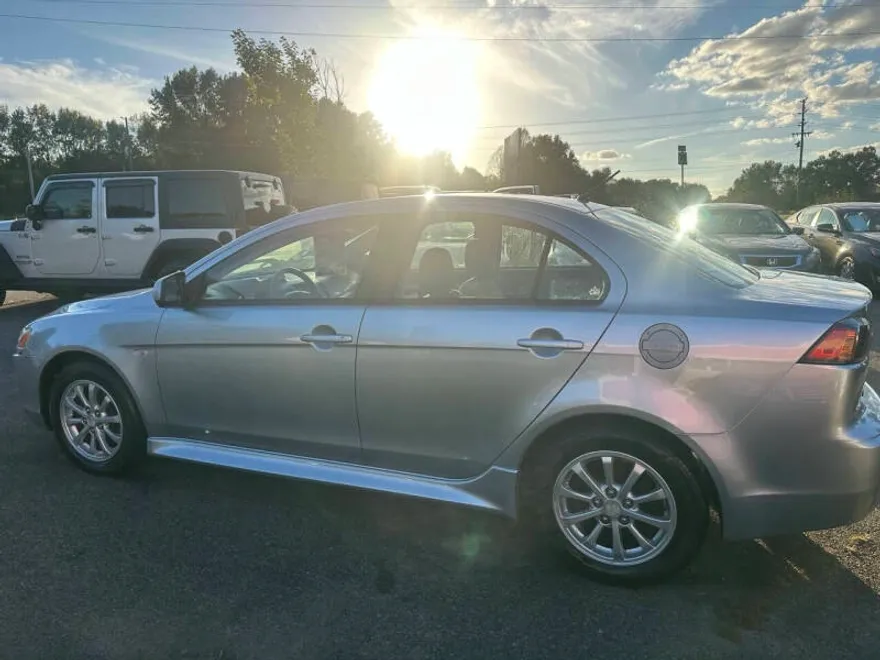 2013 Mitsubishi Lancer ES photo 1