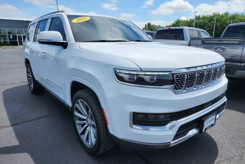 2022 Jeep Grand Wagoneer II photo 1