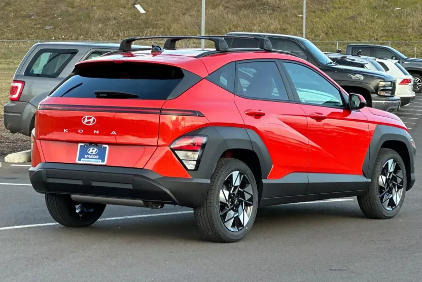 2025 Hyundai Kona SEL photo 1
