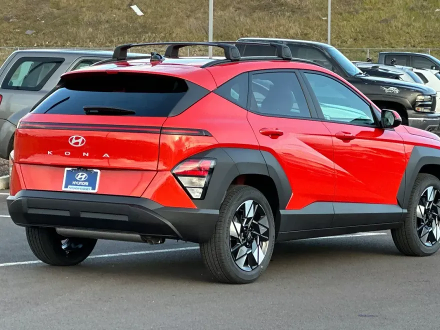 2025 Hyundai Kona SEL photo 1